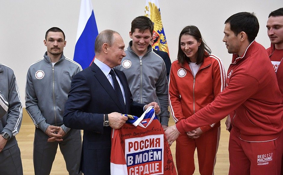 Путин Пхенчханда Олимпиадада катнашачак спортчылар белән очрашты