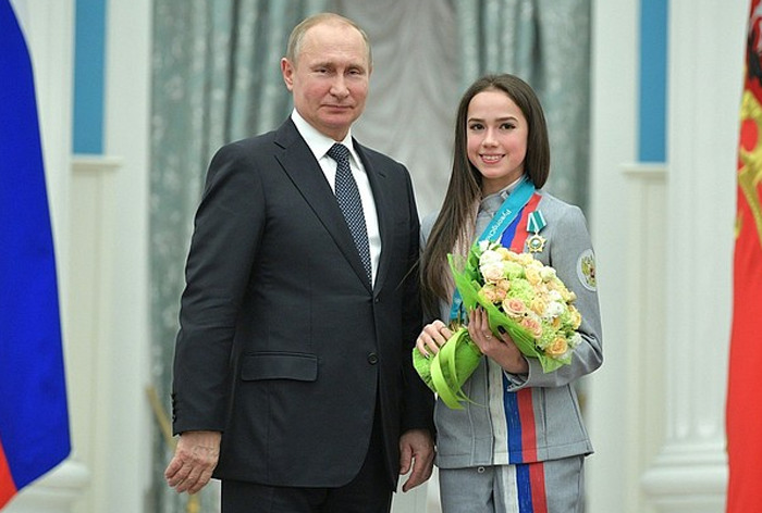 Олимпиадада җиңү яулаган спортчыларга BMW, орден һәм медальләр тапшырылды