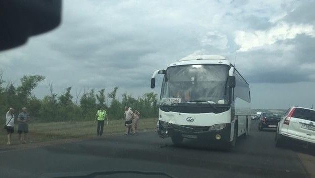 Тоз күленә баручы Татарстан туристлары утырган автобус юл һәлакәтенә очраган