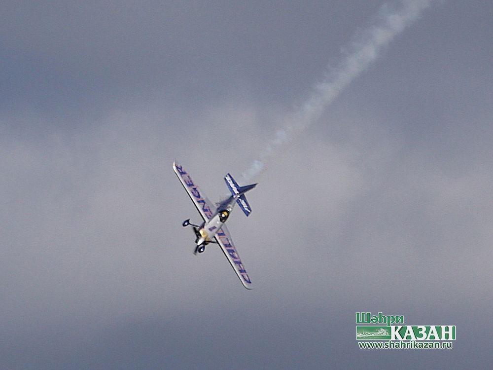 Red Bull Air Race авиатамашасы Казан күген бизәде