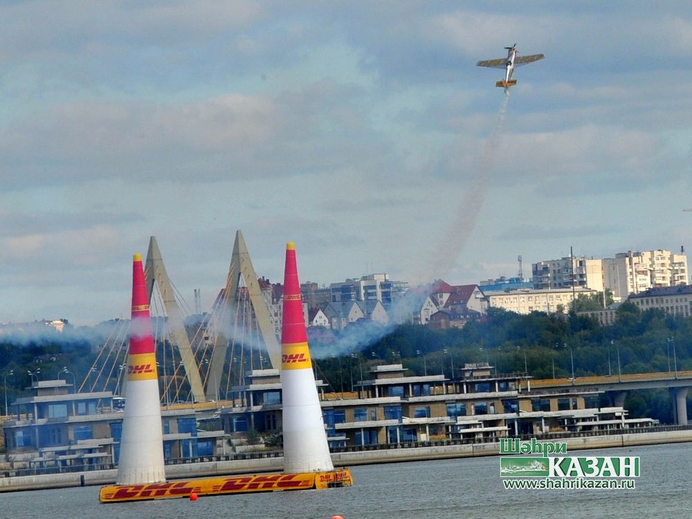 Red Bull Air Race авиатамашасы Казан күген бизәде