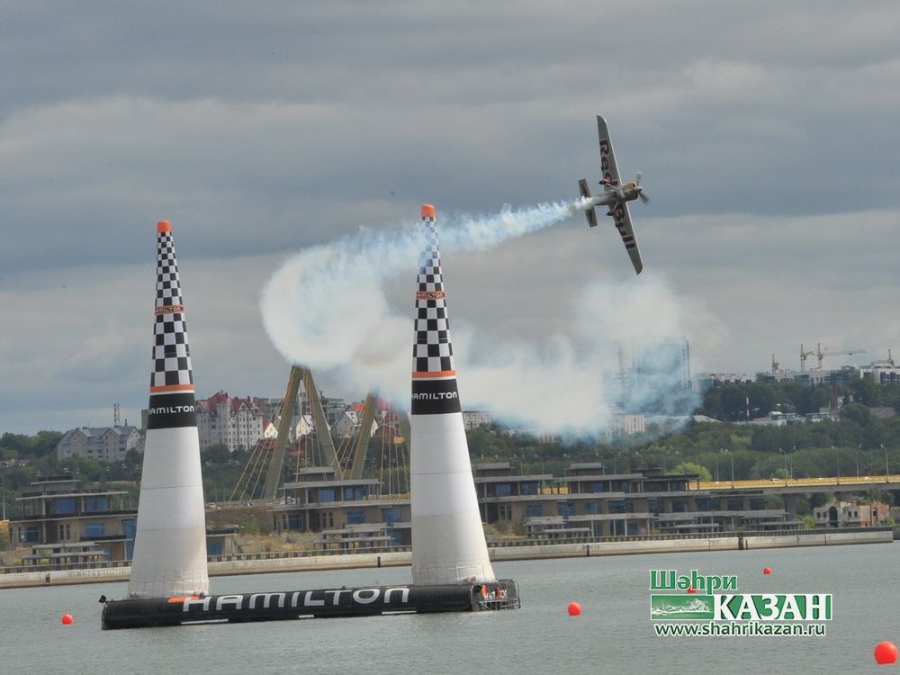 Red Bull Air Race авиатамашасы Казан күген бизәде