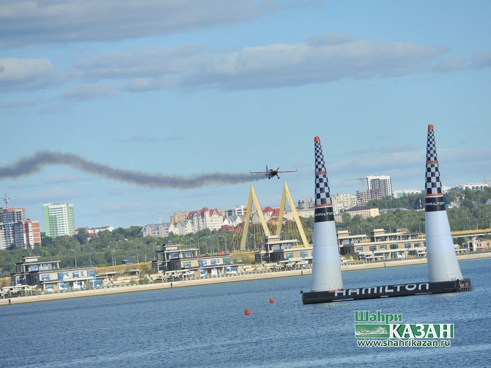 Red Bull Air Race авиатамашасы Казан күген бизәде