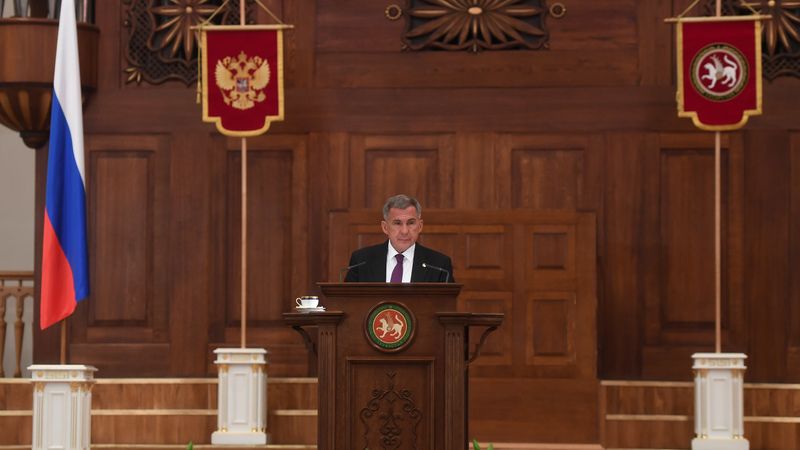 Рөстәм Миңнеханов республика парламентына еллык юллама белән мөрәҗәгать итте