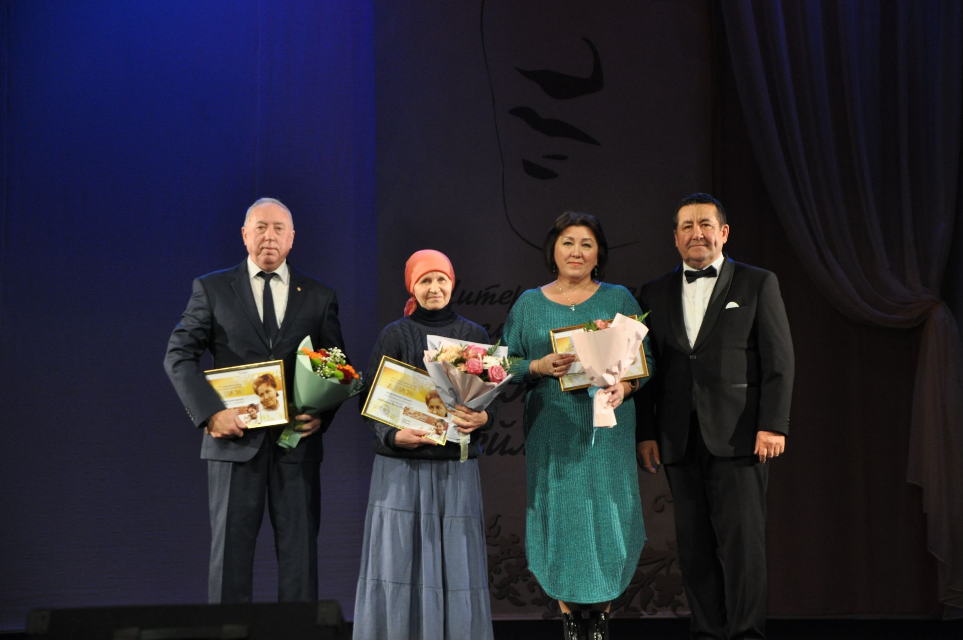 Бер изгелек икенчесен тудыра: Саҗидә Сөләйманова исемендәге әдәби премияләрне тапшырдылар