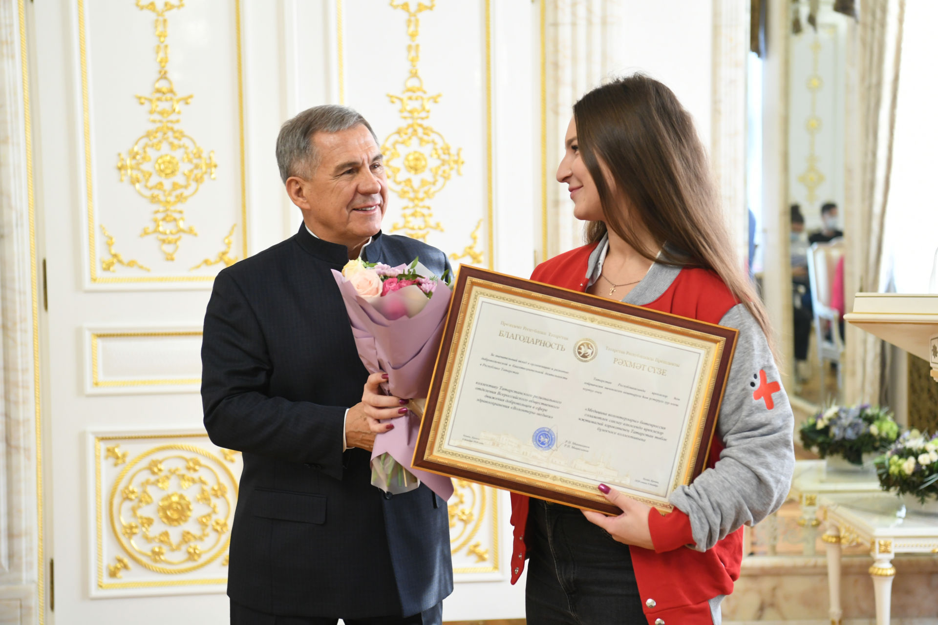 Татарстан Президенты волонтерларны котлады