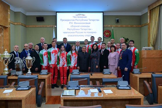 Татарстанның коткаручылары Рөстәм Миңнехановны киләчәктә дә президент итеп күрәселәре килә