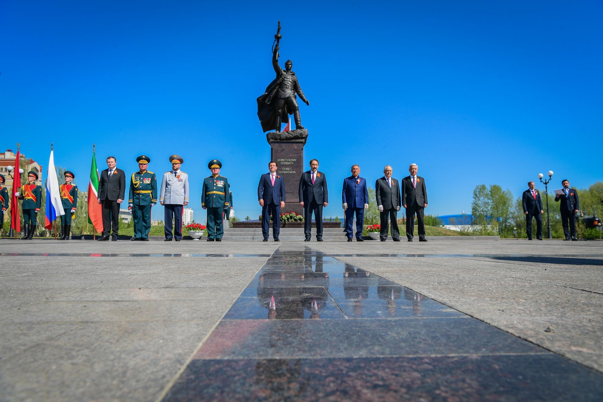 “Сугыш уты бүтән безнең җирләргә беркайчан килмәсен”