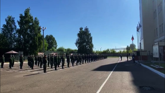 Татарстан Президенты хәрби хезмәткә алынучыларны армиягә озатты