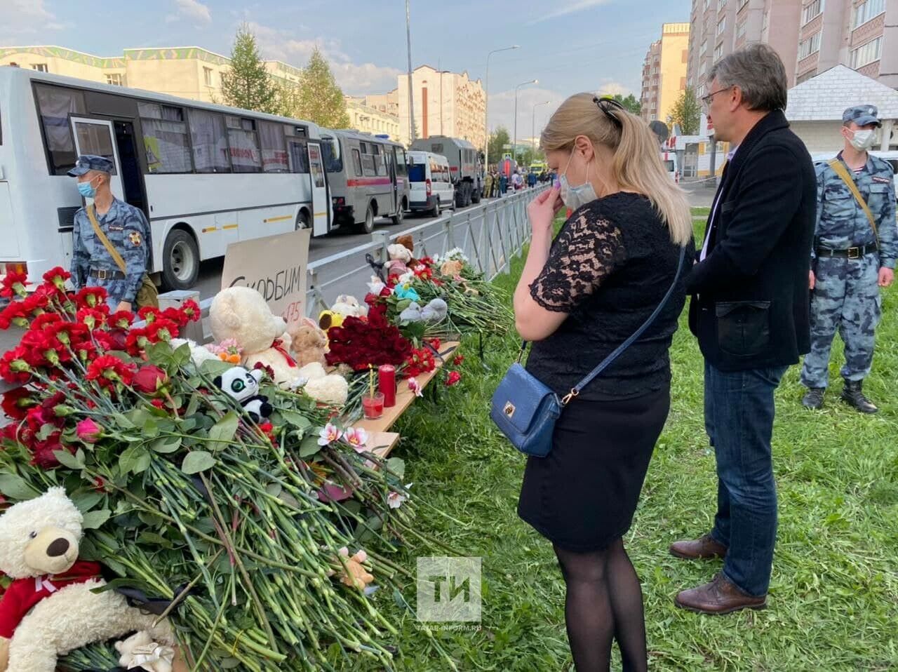 Похороны погибших в Казани в 175 школе
