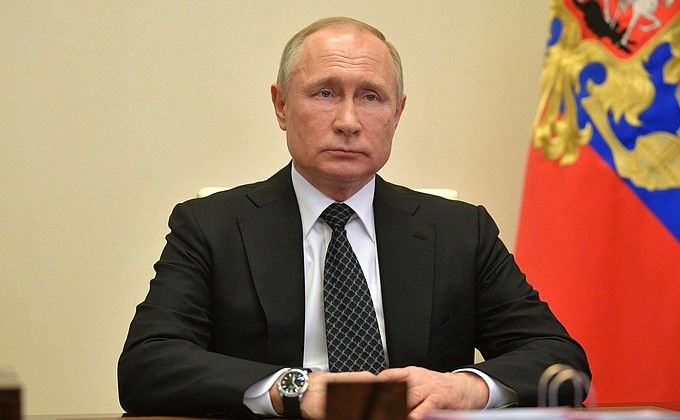 Путин: "10 000 сумны барлык пенсионерлар да алачак"