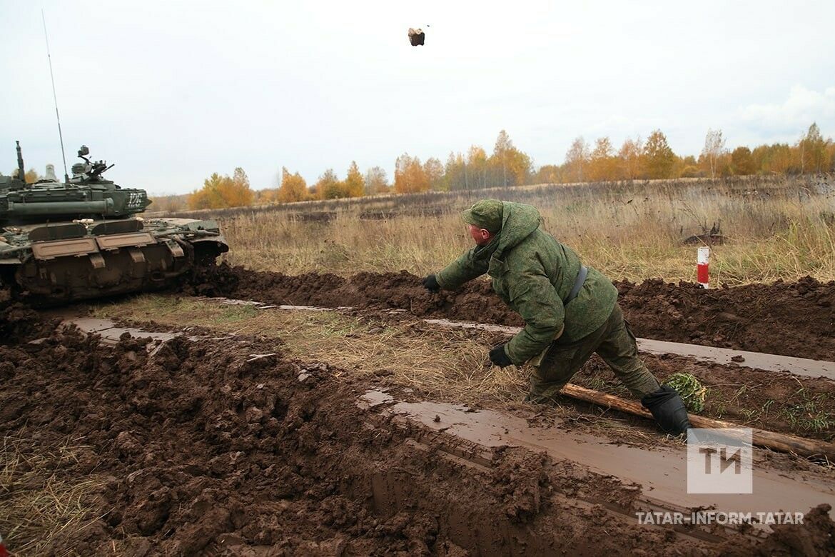 “Елап утырыр чак түгел...”: өлешчә мобилизацияләнгән егетләр сугышчан әзерлек уза 