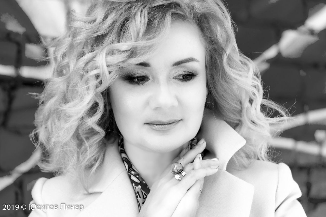 Айгөл Бариева: "Әнисе Линар турында белми..."