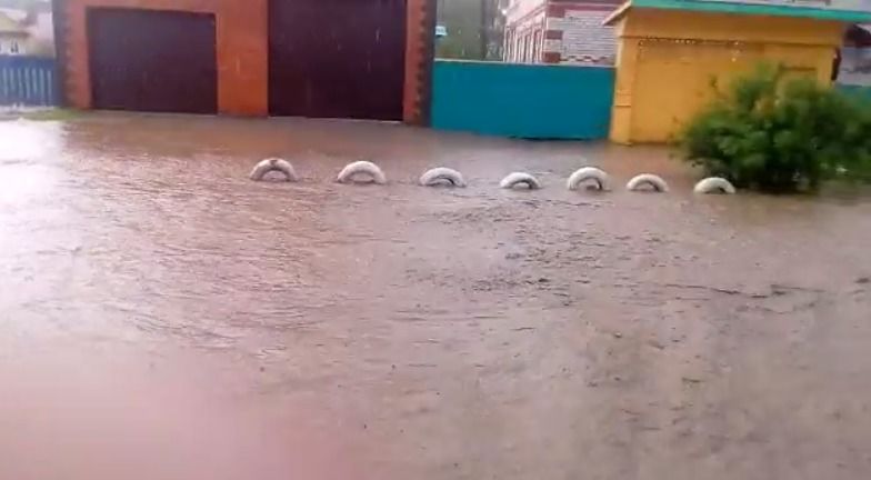 Ядегәр авылы халкы аптырашта: "Бәрәңге бакчасын юып төшергән. Әле утырткан гына идек..."