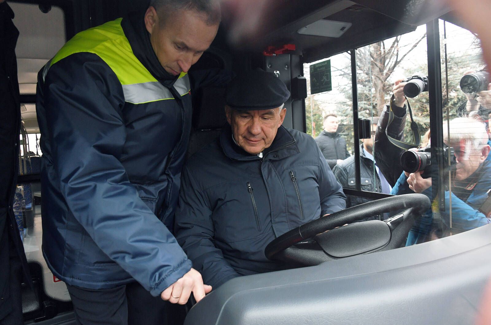 Рөстәм Миңнеханов Казанга яңа төрле 25 троллейбус тапшыру тантанасында катнашты