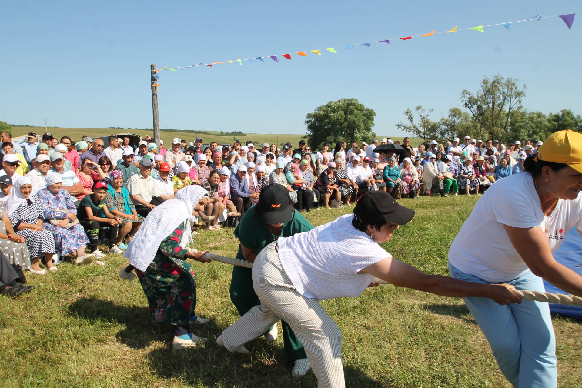 Туксан яшьлек әби Сабан туен пыр туздырып йөрде