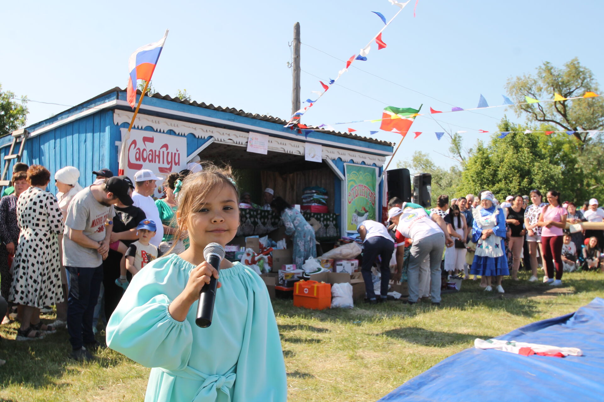 Туксан яшьлек әби Сабан туен пыр туздырып йөрде