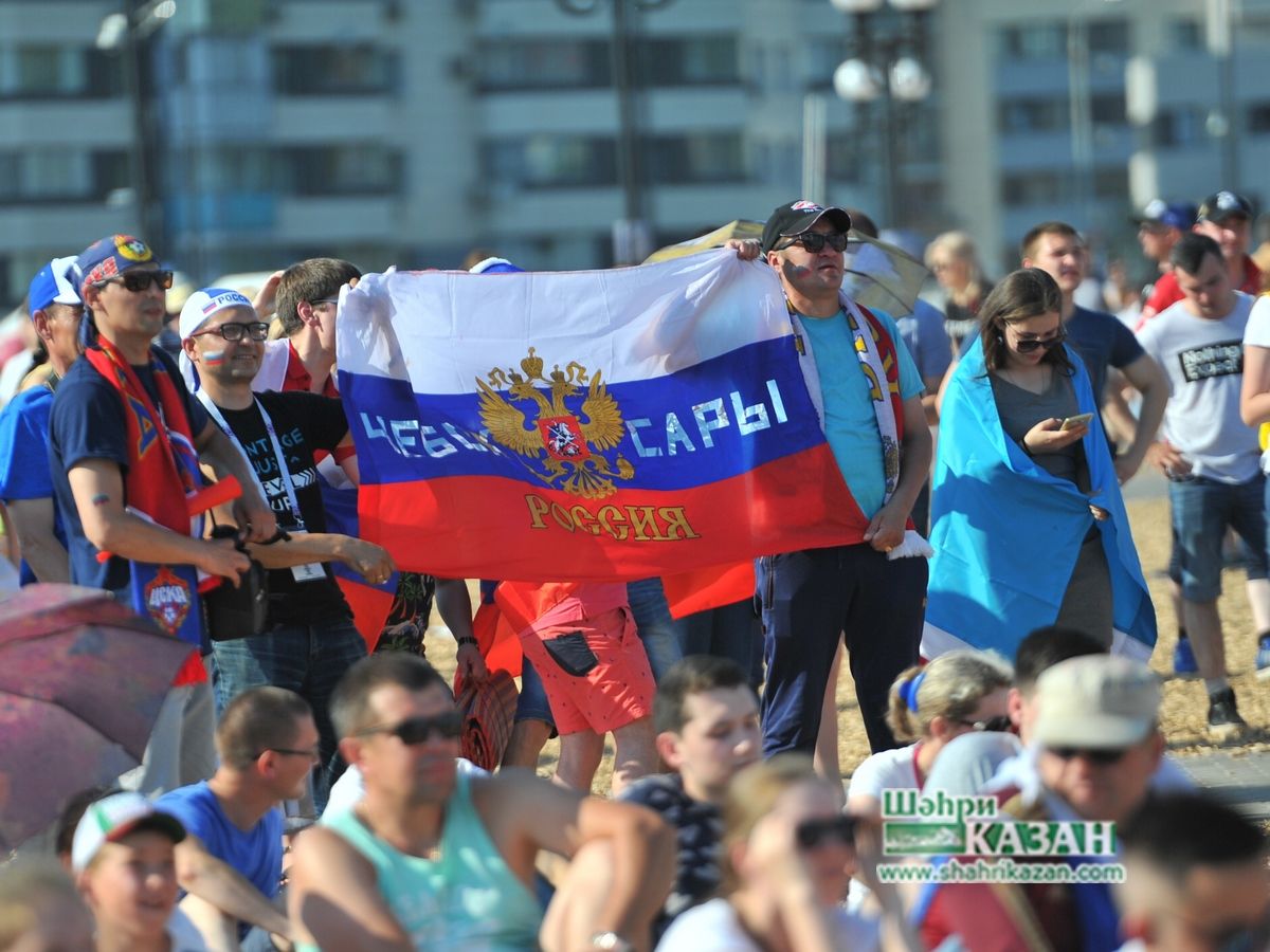 Россия - Уругвай матчын карарга фан-зонага килүчеләрне эссе куркытмаган