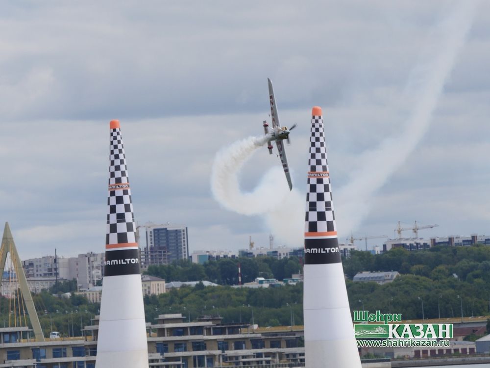 Red Bull Air Race авиатамашасыннан ФОТОРЕПОРТАЖ
