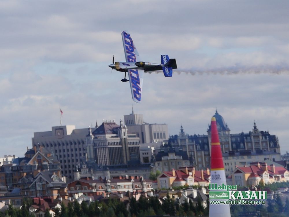 Red Bull Air Race авиатамашасыннан ФОТОРЕПОРТАЖ