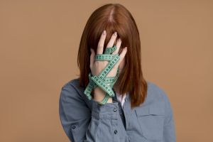 «Үлгәнче ябыгу» : һәр сәгать саен анорексия бер кызны үтерә