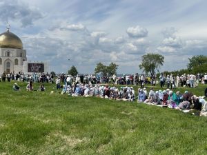Казан бит ул, гел кайнарга, үзе янына чакырып торырга тиеш