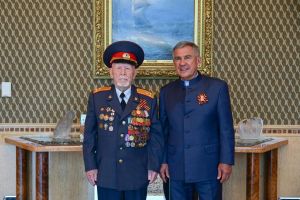 Рөстәм Миңнеханов Харис хәзрәт Салихов белән очрашты