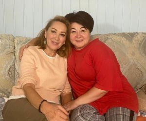 Резидә Шәрәфиева турында дусты Гөлназ Шәйхи: «Соңгы көненә кадәр биш вакыт намазын укып бакыйлыкка күчте...»
