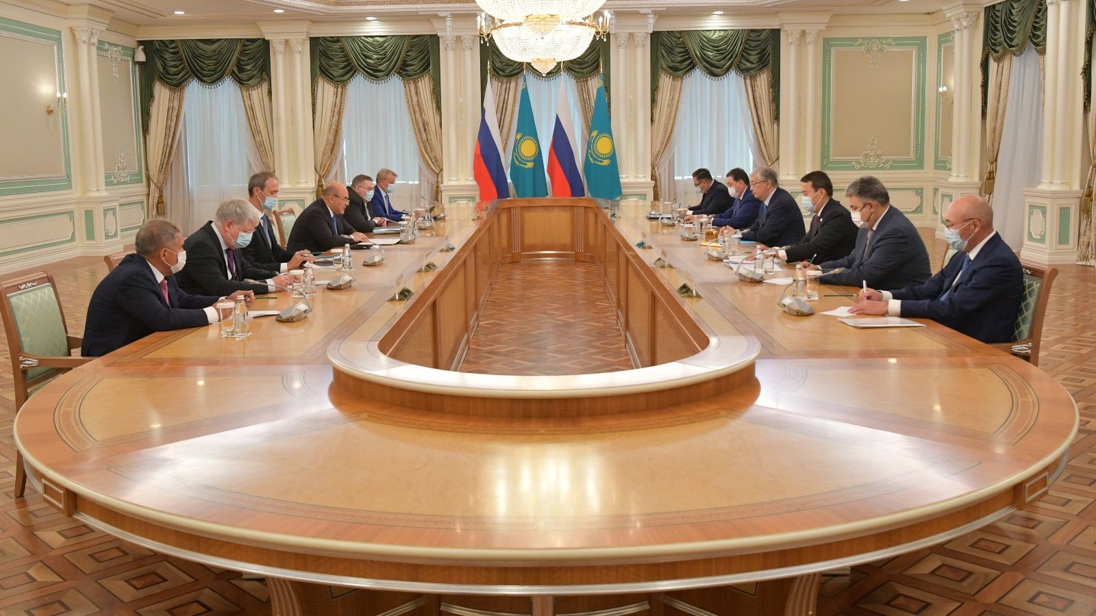 Рөстәм Миңнеханов Казахстан Президенты белән очрашуда катнашты