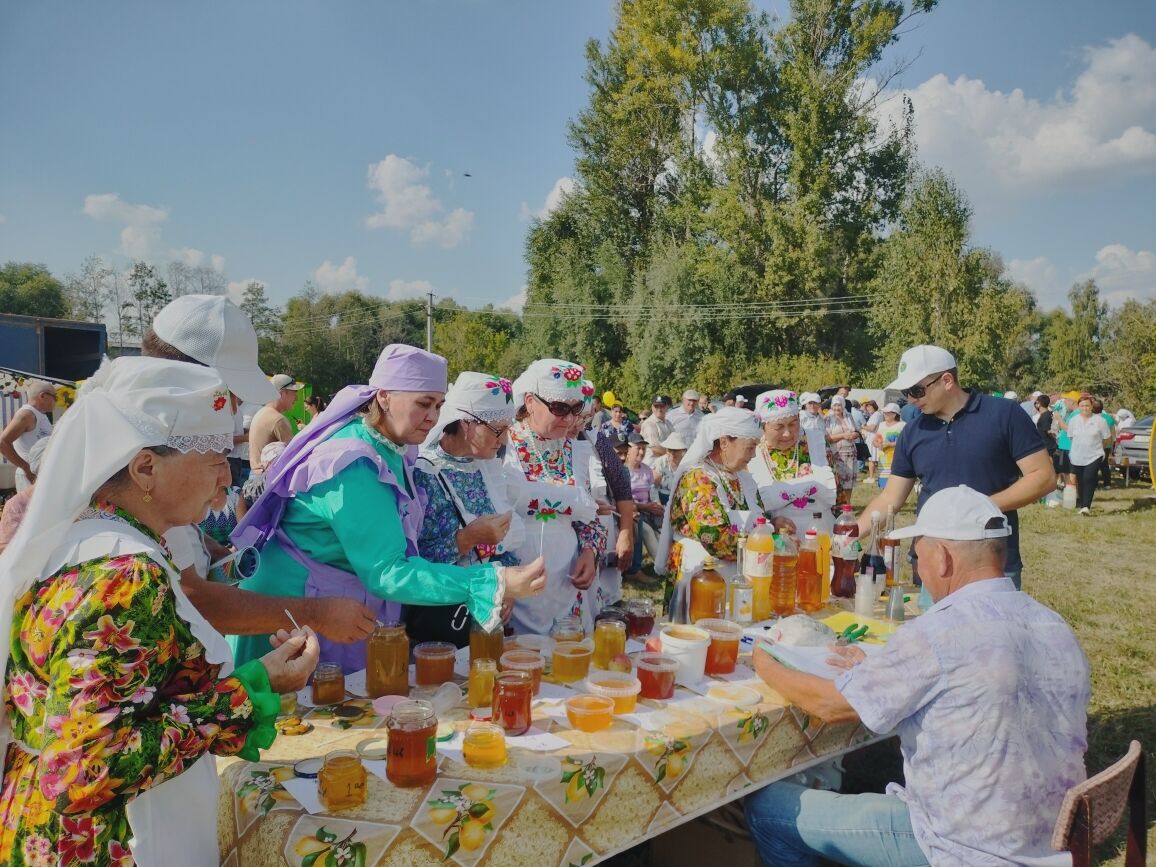 Бал эчемлегеннән сыйланырга килегез