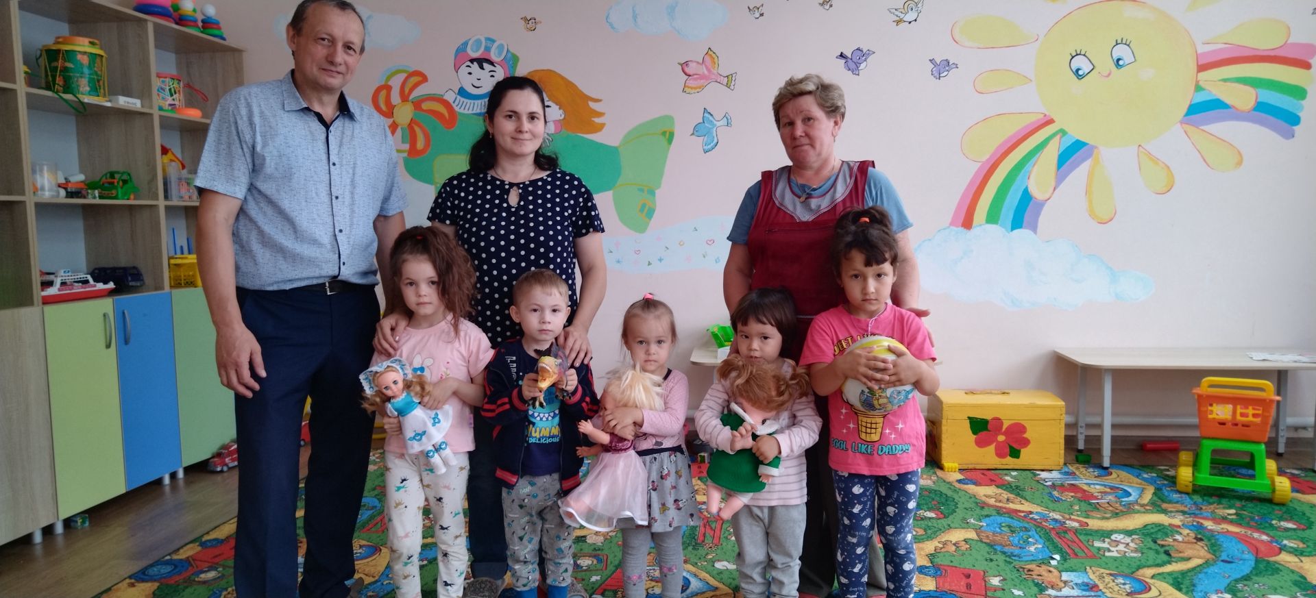 Балалар бакчасына да шалтыратмыйча гына кереп булмый, чат саен камера