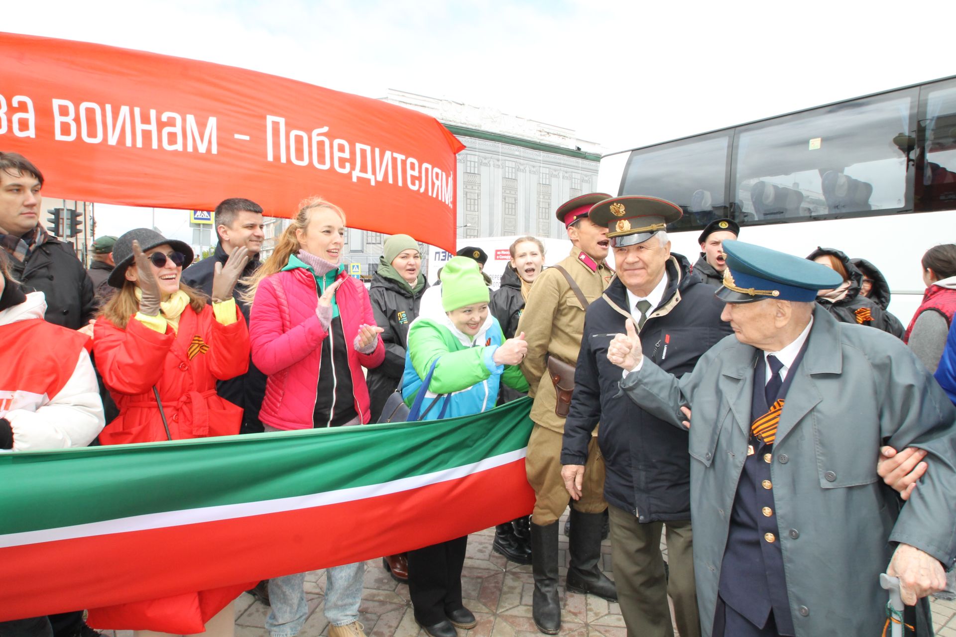 “Йөз яшьтә яшь бит әле без”, – ди сугыш ветераннары