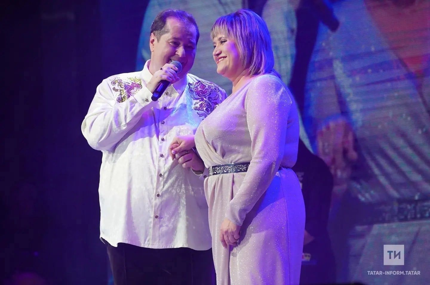 “Хәзер дә елап йөрим, җаным елый”: Винарис хатынын сәхнәдән төшермәкче...