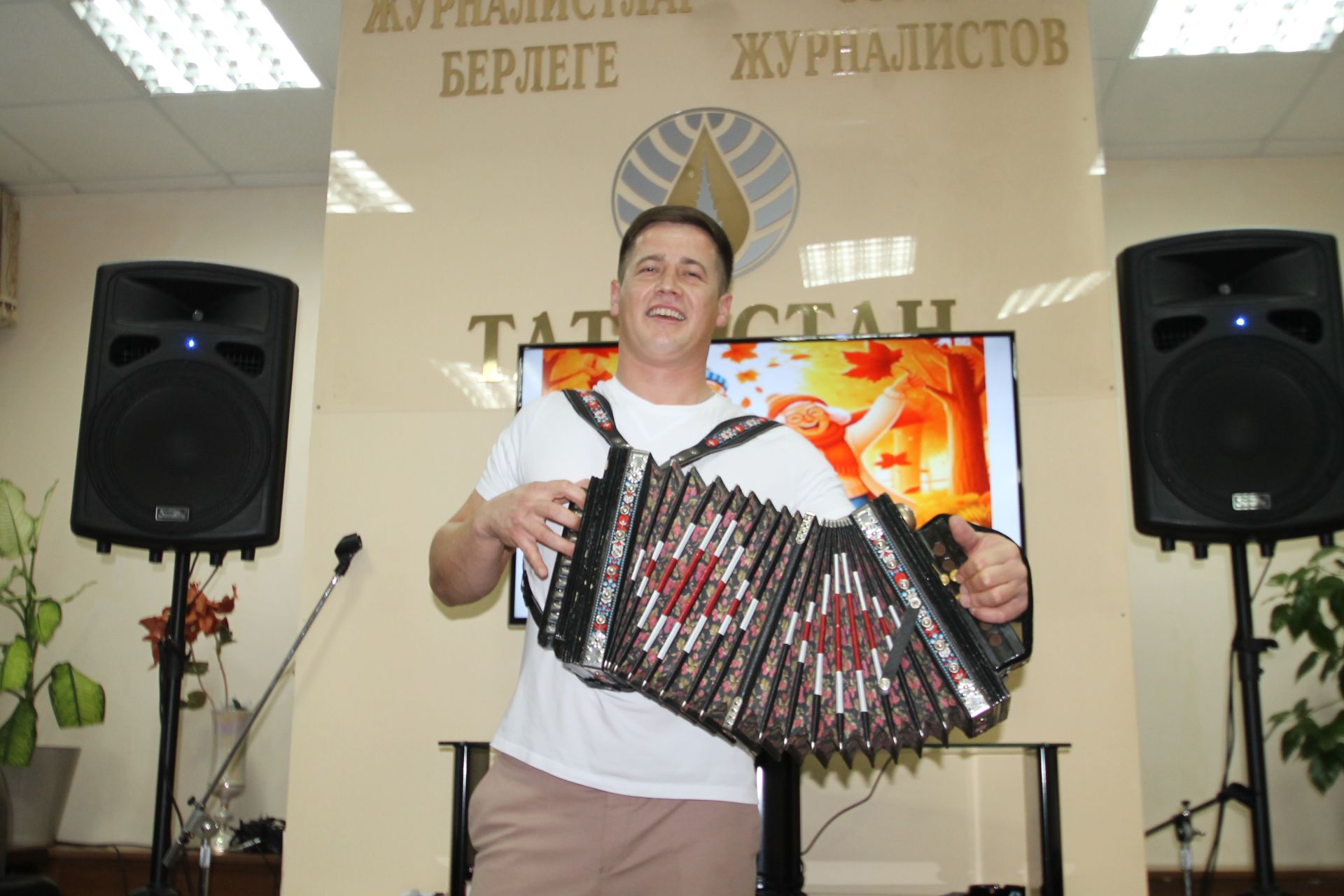 Журналистларның җаны кедр агачларына күченде