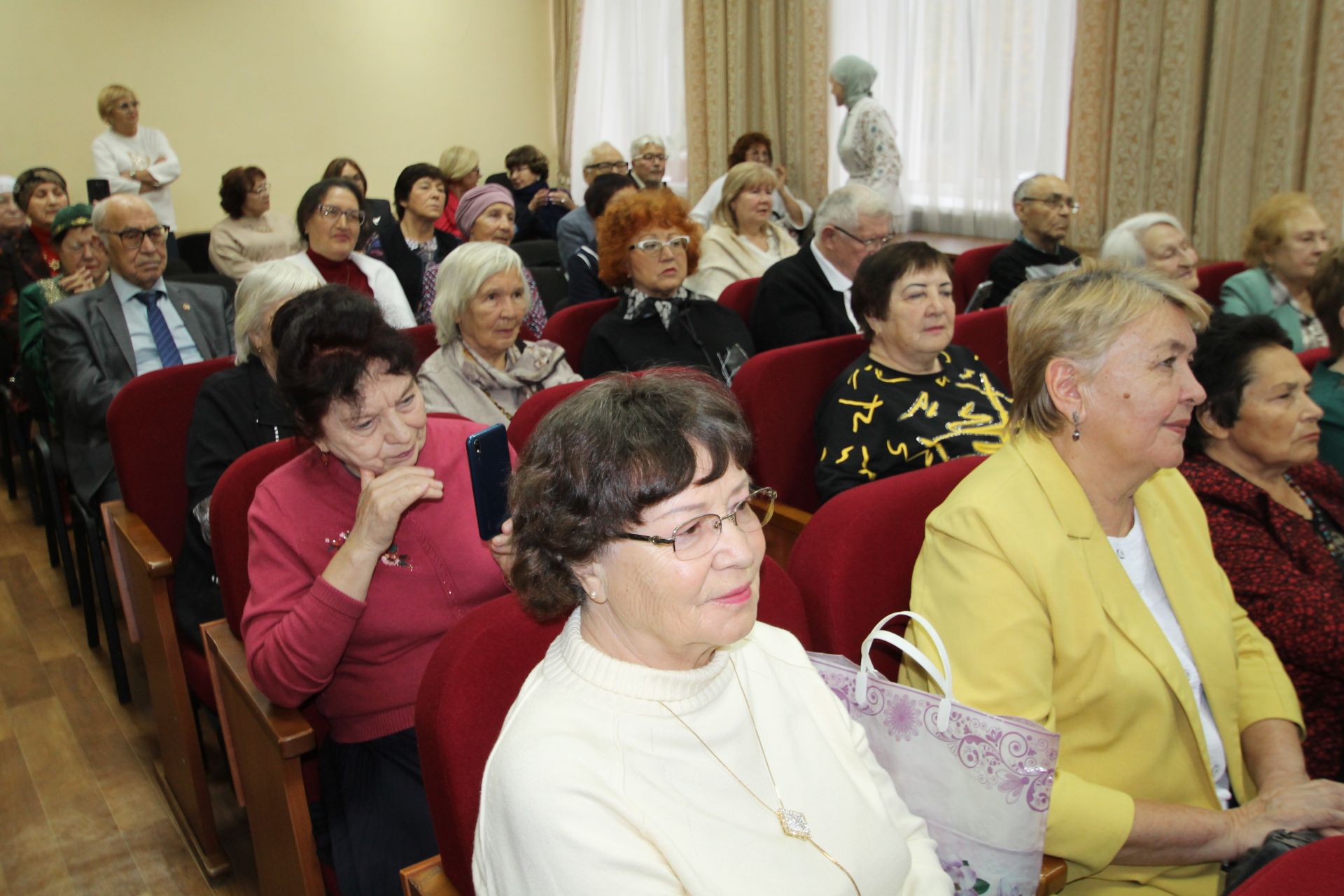 Журналистларның җаны кедр агачларына күченде