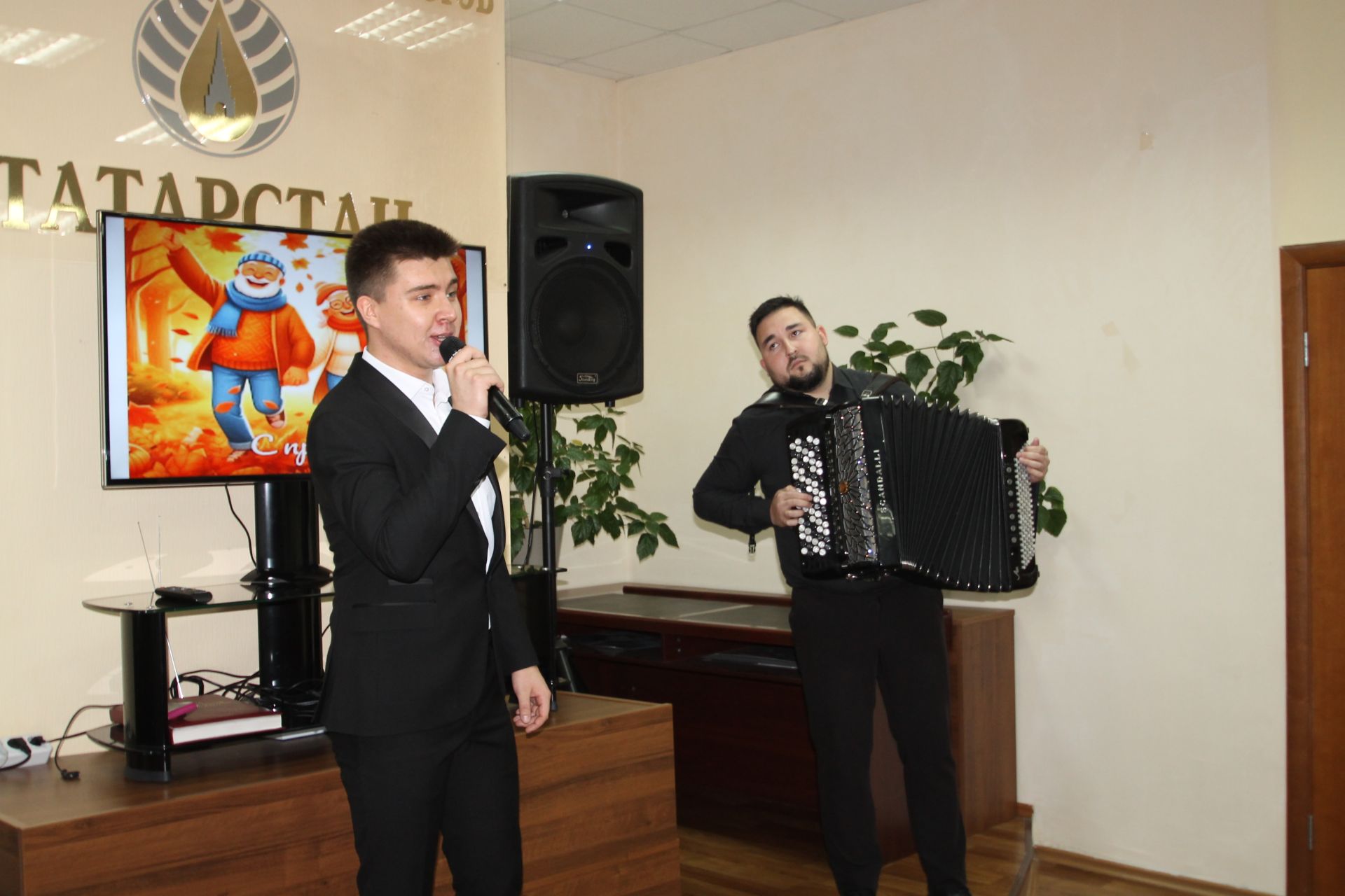 Журналистларның җаны кедр агачларына күченде