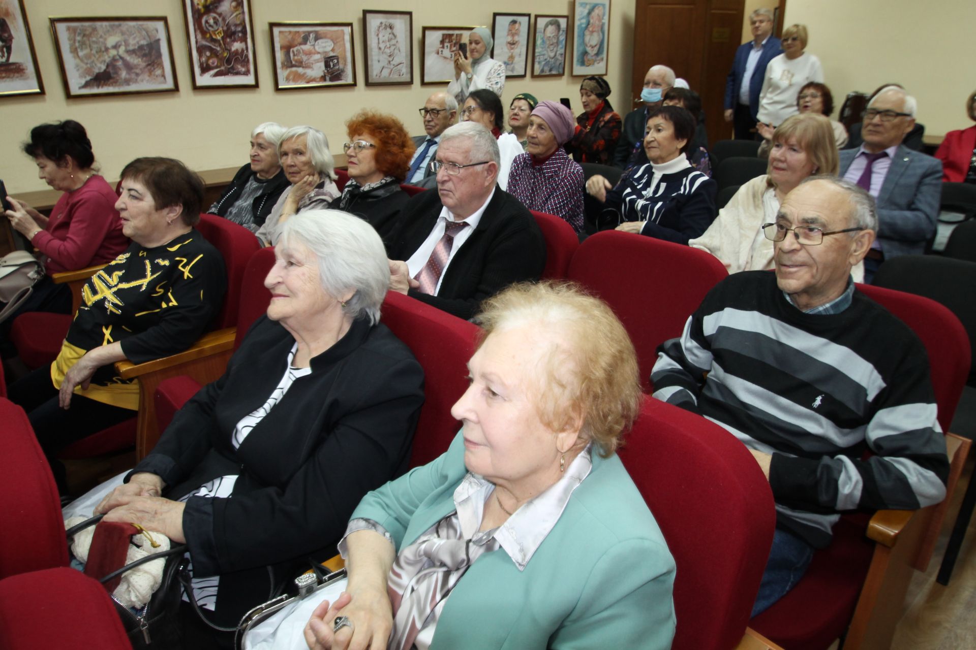 Журналистларның җаны кедр агачларына күченде