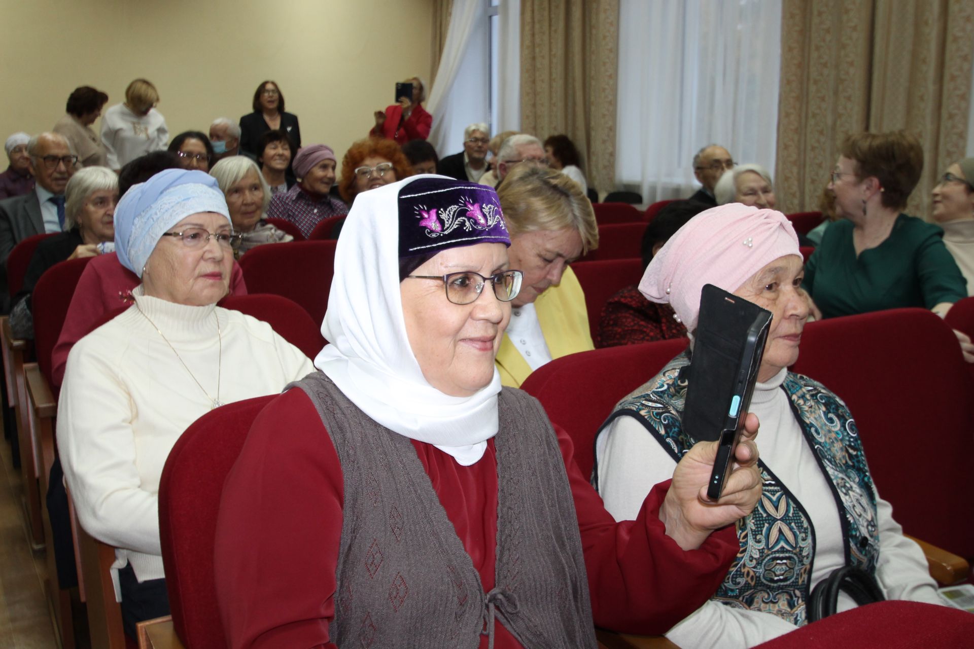 Журналистларның җаны кедр агачларына күченде