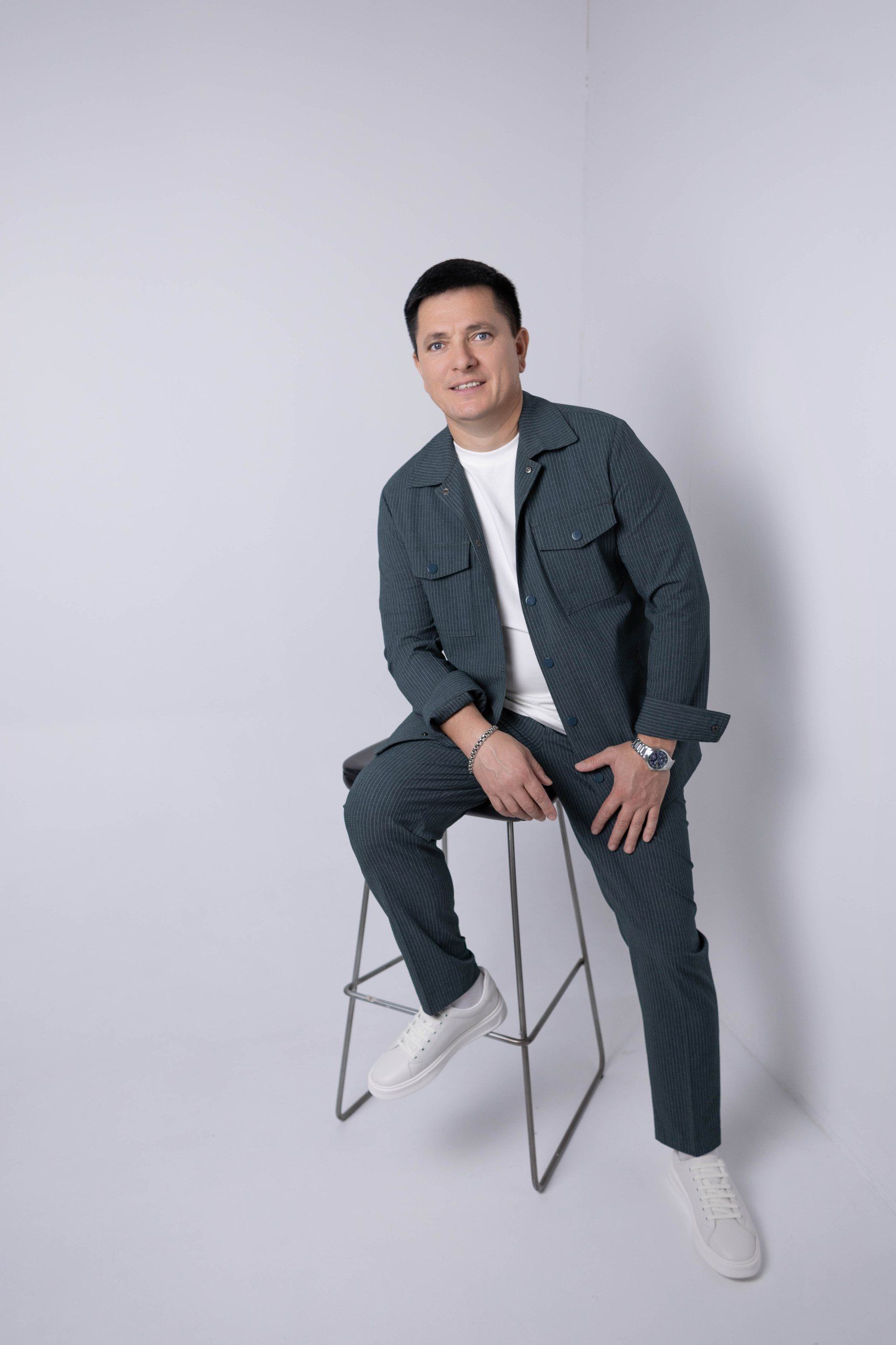 Илназ Минвәлиев: «Минем белән көчсез хатын-кыз тора алмый»