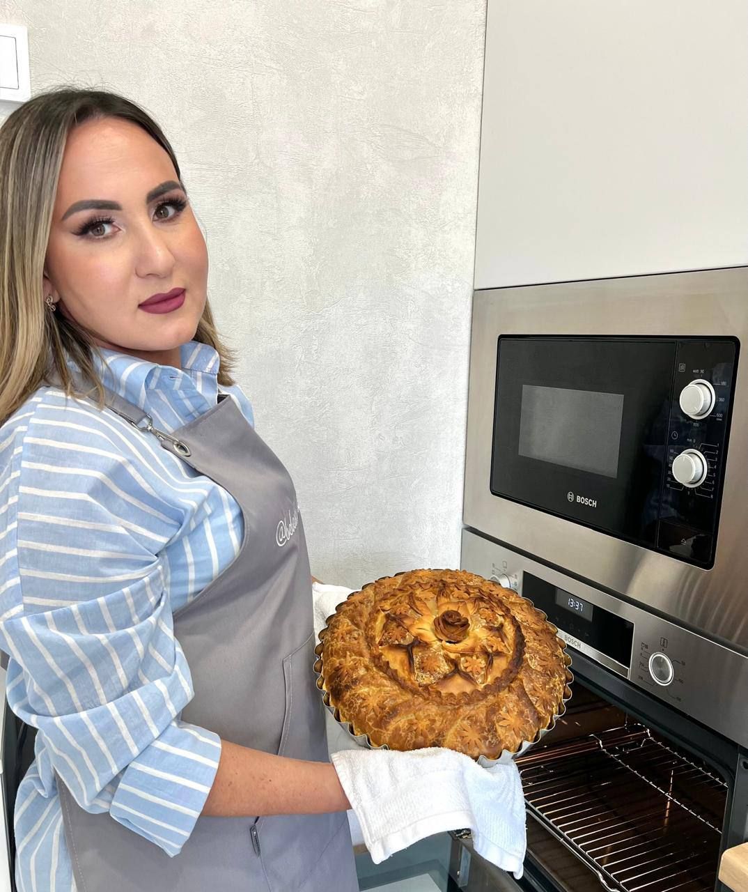 “Үзем пешердем дип, кайнаналарын минем бәлеш белән сыйлыйлар”