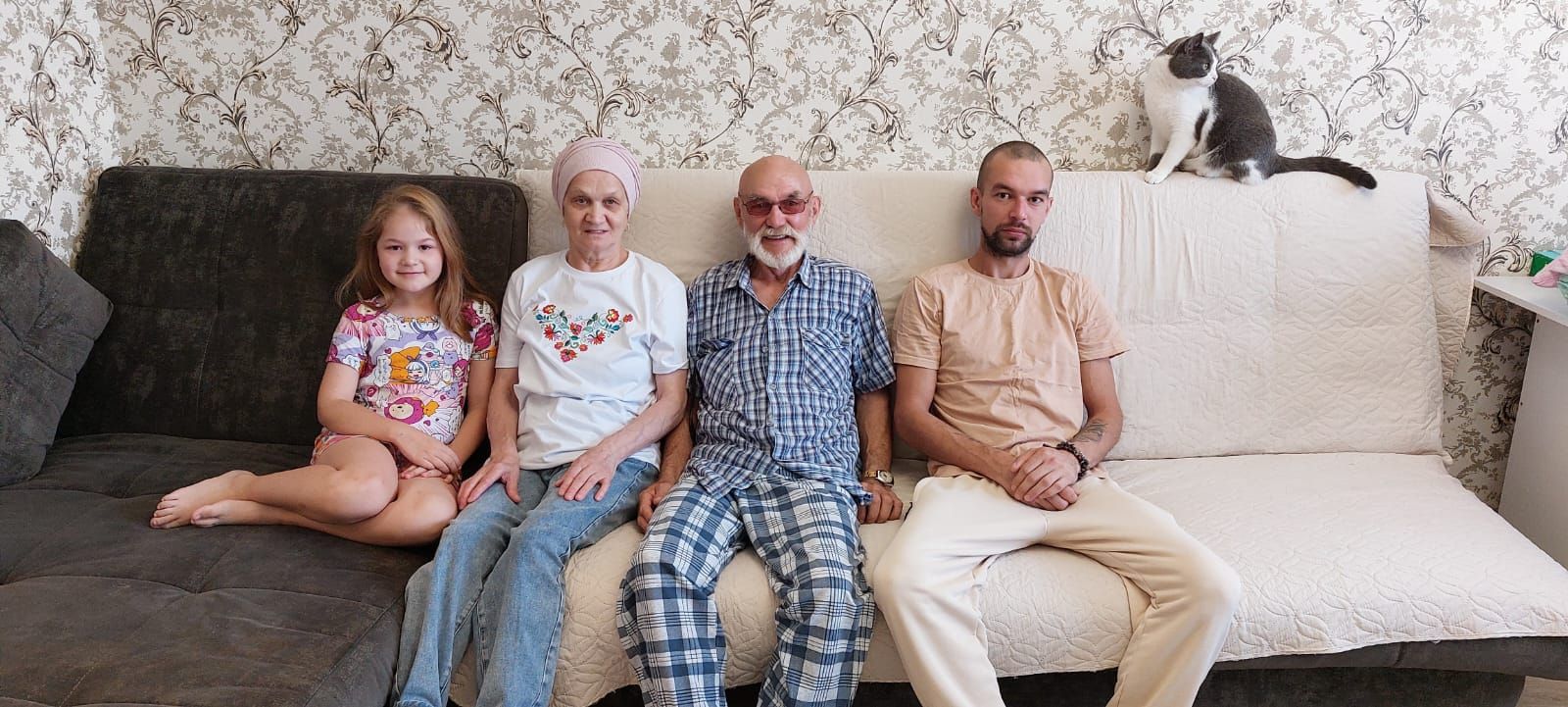 Алты туганнан бүген өчәү генә калганнар