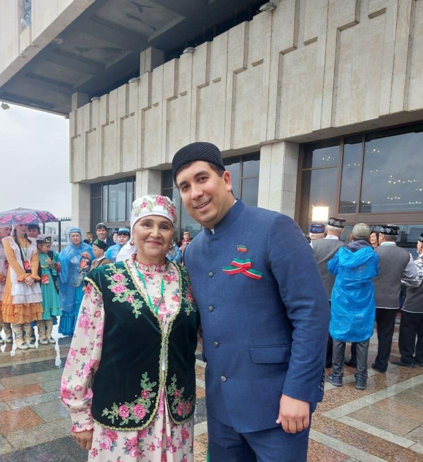 «Әнием дә гомеренең соңгы көненәчә, хәле булганча тальян гармуныннан аерылмады...»