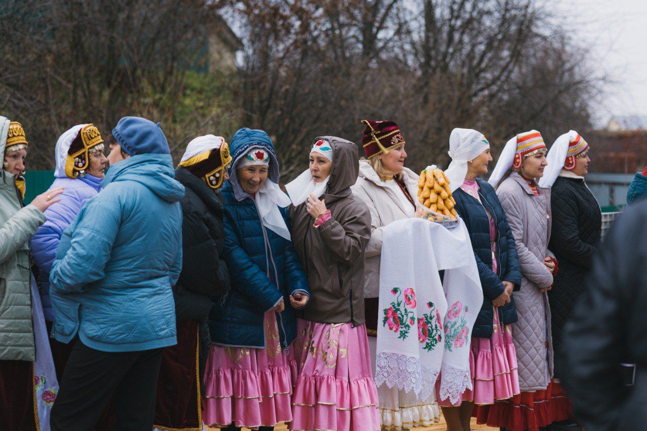 “Бу авылны торгызу, аңа яңа сулыш бирү чоры”: Елховой авылында Кизләү чишмәсен ачтылар