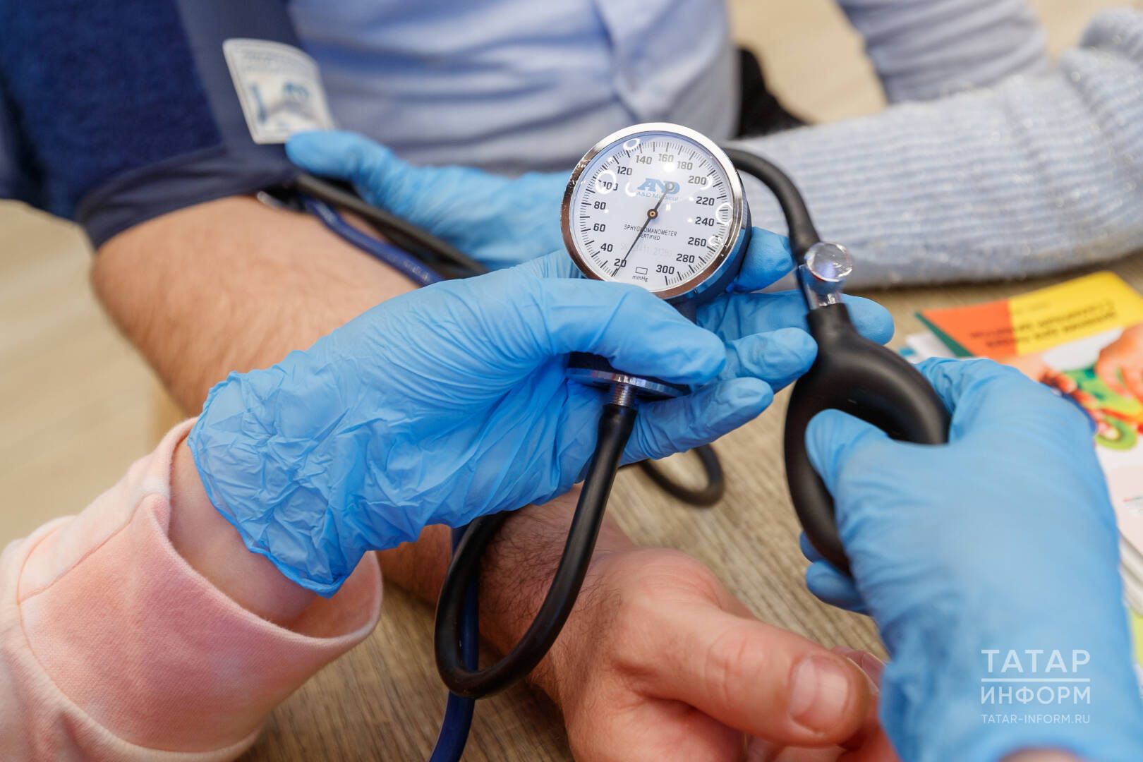 Тонометрда 160/100 саннарын күреп, гаҗәпкә калучы кешеләр шактый