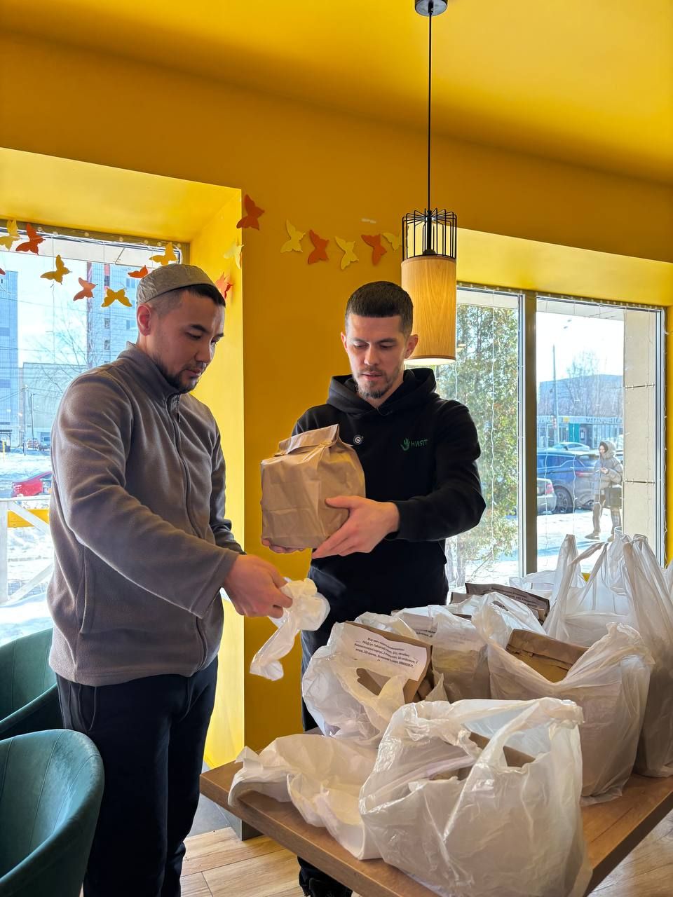 Хәйрия фонды директоры Нияз Усманов: «булышлык күрсәткәнче, аларны иләк аша үткәрәбез»