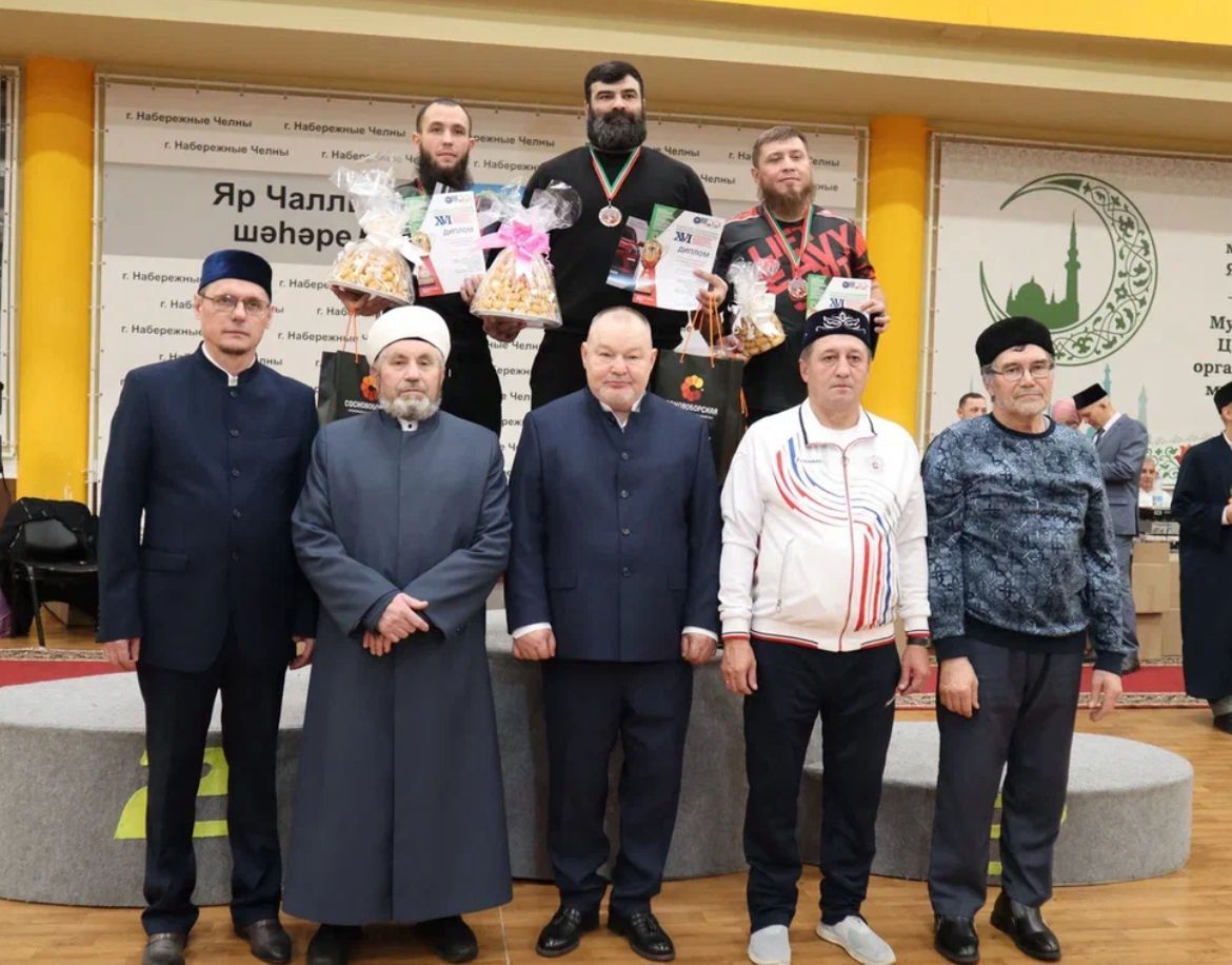 Көрәш һәм кул көрәше буенча бәйгедә хаҗга юлламаны кем отты?