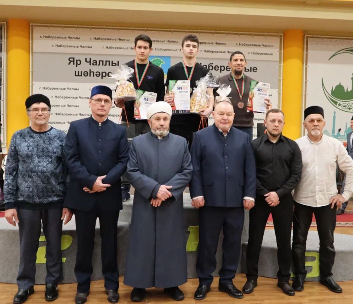 Көрәш һәм кул көрәше буенча бәйгедә хаҗга юлламаны кем отты?