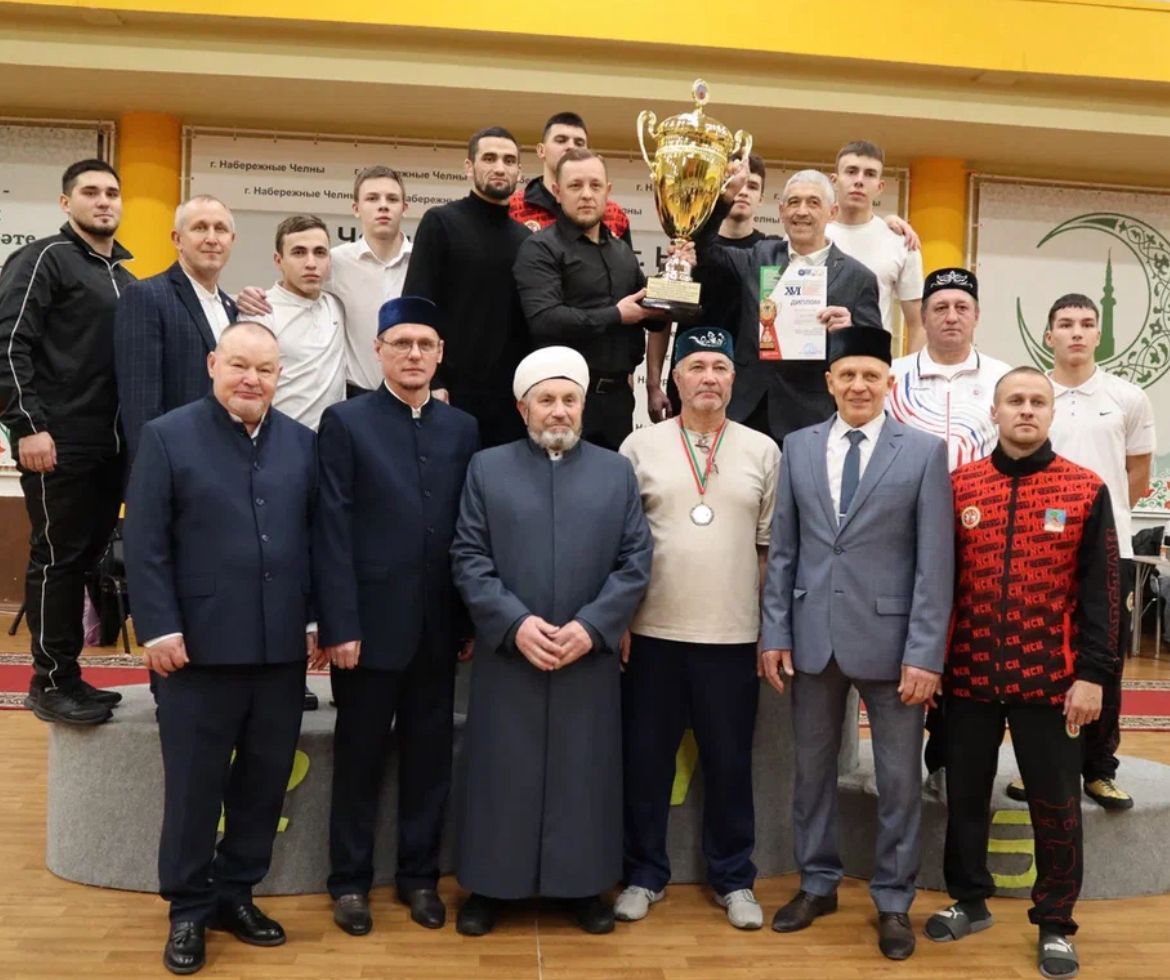 Көрәш һәм кул көрәше буенча бәйгедә хаҗга юлламаны кем отты?