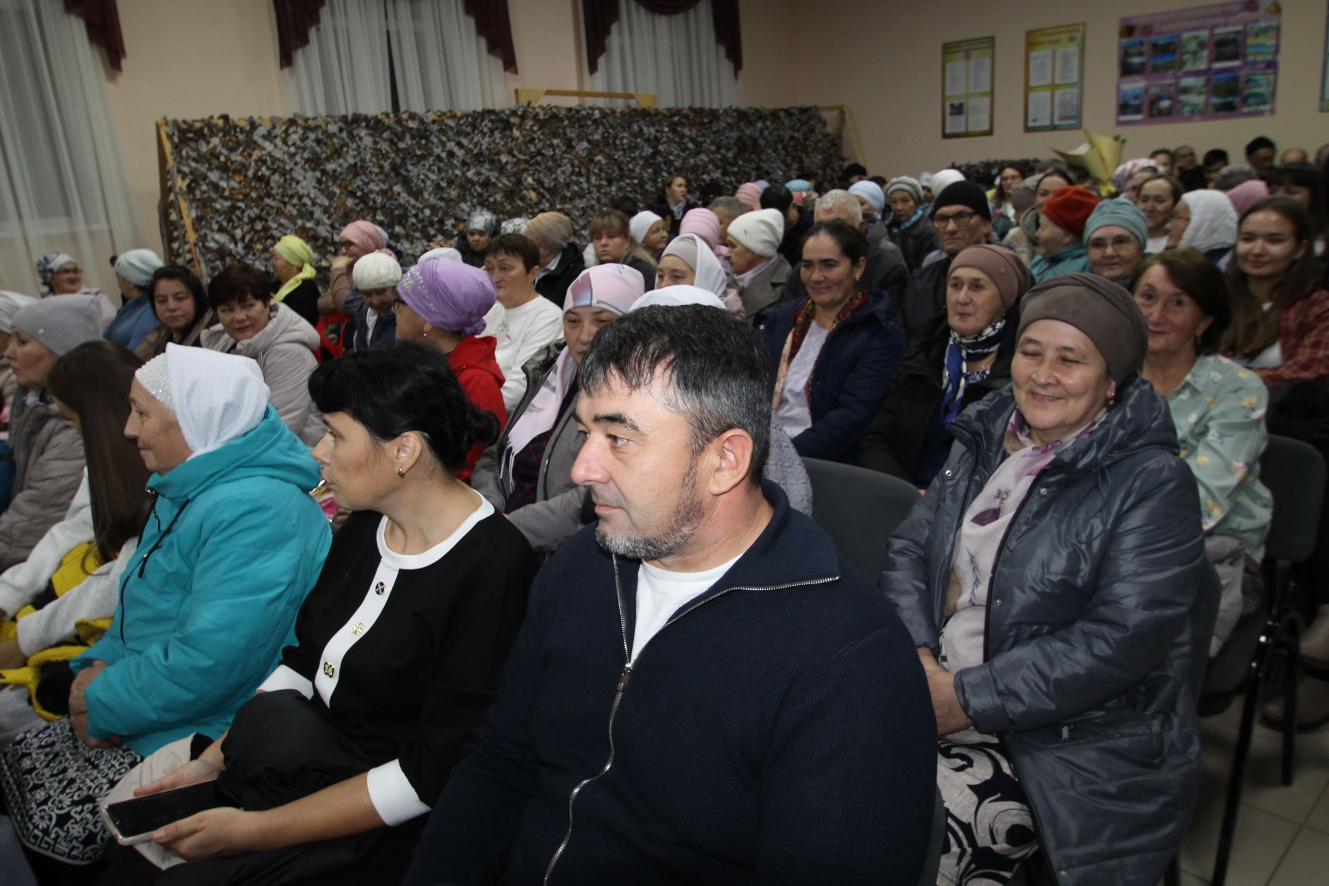 Яу кырында яңгырыйдыр бер дәртле җыр