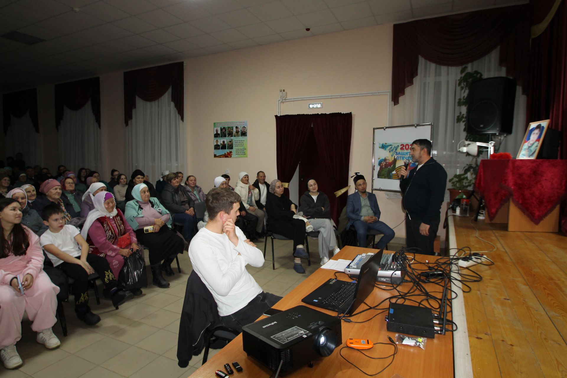 Яу кырында яңгырыйдыр бер дәртле җыр